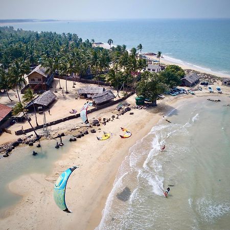 Surfpoint Sri Lanka Kite Village คัลพิทิยา ภายนอก รูปภาพ