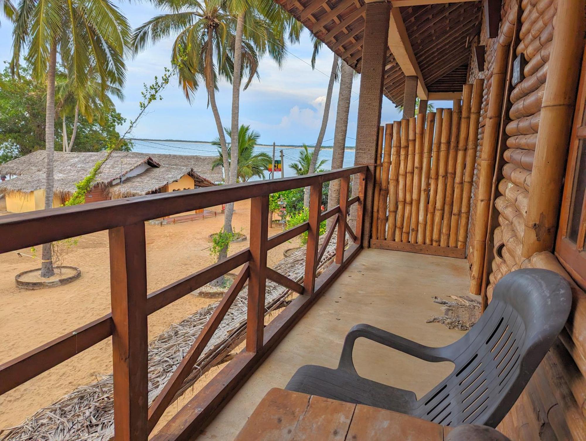 Surfpoint Sri Lanka Kite Village คัลพิทิยา ภายนอก รูปภาพ